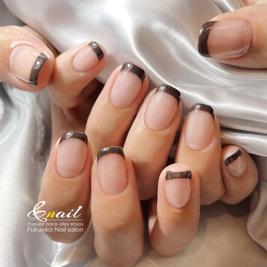 フレンチネイルをおしゃれに 福岡ネイルサロン 福岡アンドネイル