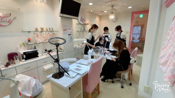 ネイリストのトレーニング風景 福岡