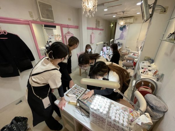 福岡アンドネイルのネイリスト02