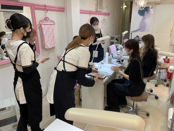 福岡アンドネイルのネイルデザイン研究会