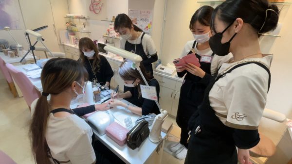 アンドネイルの技術向上勉強会