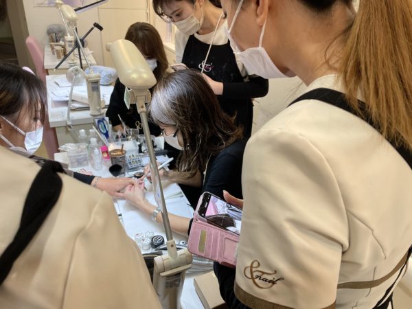 福岡アンドネイルのネイルデザイン勉強会