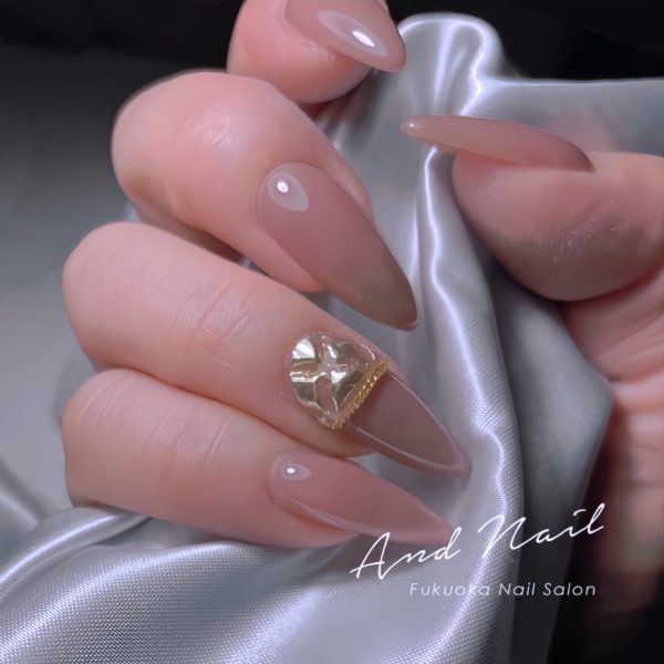 シアーベージュネイル