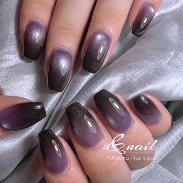 パープルのマグネットネイル