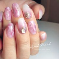 淡いチークネイル