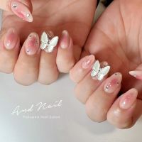 ほんのりチークを施しました。