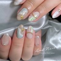 落ち着きも感じる砂浜ネイル