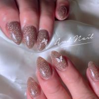 光があたるとイメージが変わる！フラッシュネイル