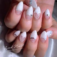 ラメのキラキラ感が心地い！ホワイトラメネイル