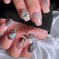 クールなガーリーネイル・ニュアンス