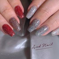 キラキラ可愛い！フラッシュネイル