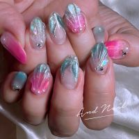 マーメイドネイル・海の中にいるような幻想的なネイル