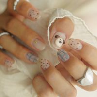 やわらかい色使いと多彩な柄の組み合わせ