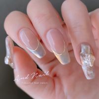 ✨ミラーパウダーで魅せるオーロラフレンチ✨透け感のあるニュアンスカラーに、さりげないミラーパウダーを重ねた大人のフレンチネイル