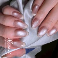 ネイルを楽しみたいけれど、派手すぎるのは少し抵抗がある。福岡でネイルサロンを探しているお客様から、そんな声をよく聞きます。今回ご紹介するのは、上品さと今っぽさを両立したマグネットフレンチネイルです。