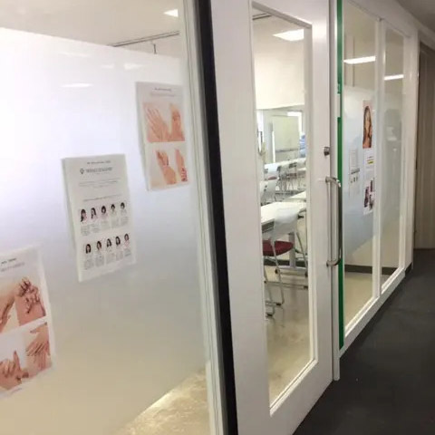 ネイリストの成長と将来をサポート