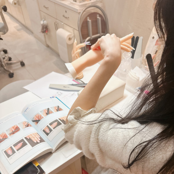福岡アンドネイルのネイルスクール02