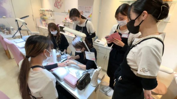 福岡アンドネイルの実践型ネイルスクール